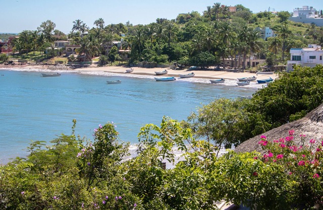 Paraje de Cortes: Exclusive beachfront Villa. Incredible views