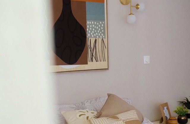 Parenthèse, T1 with balcony and backyard. Private beach and pool access