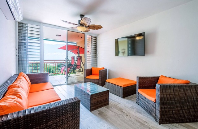Parguera!Beautiful Duplex 2 Bed!3 Mins away from beach and activities!