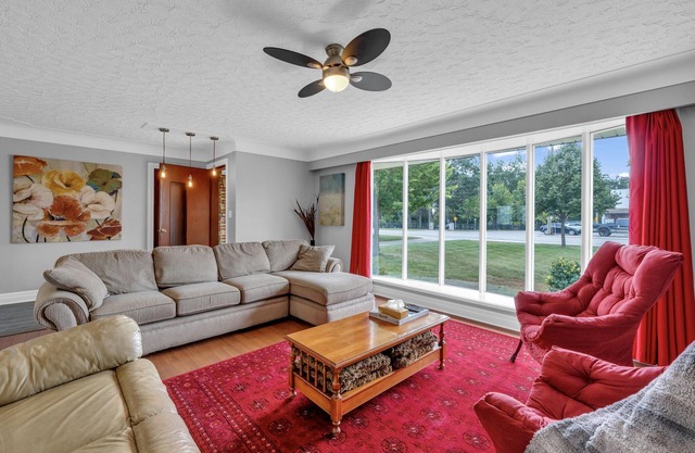 Park Bungalow #4 - Seacliff Beach Suites