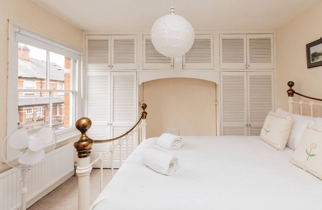 Park End House - Parking Pet Friendly - From 180 Per Night