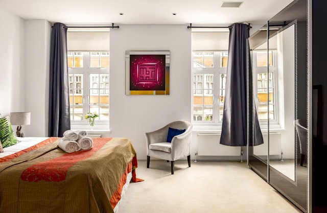 Park Lane 4-bed Huge Designer pad