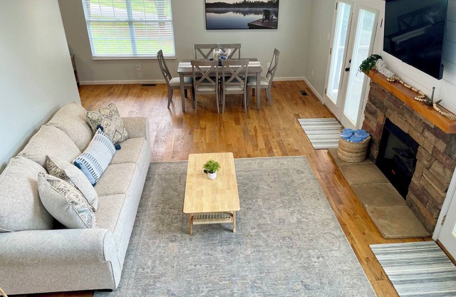 Park Place Retreat at Norris Lake close to boat launch and lakefront park