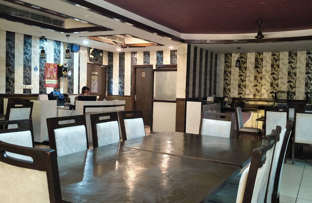 Park Square Hotel And Banquet