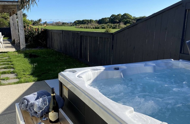 Park view retreat by the beach