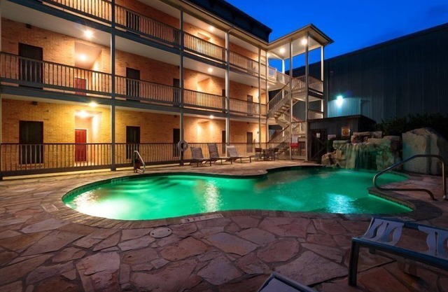 Parker River Haus Vg106 3 Bedroom Condo by RedAwning