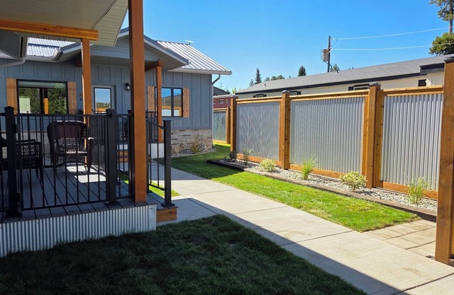 Parkside Cabins - Yellowstone vacation get-away