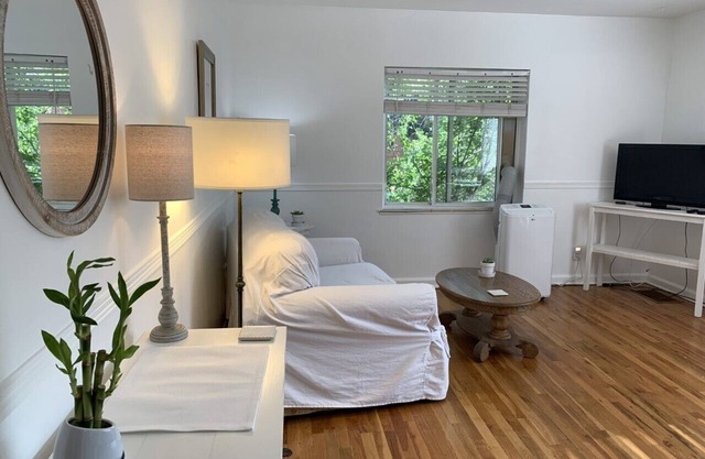 Parkside Flat - Fresh & Clean
