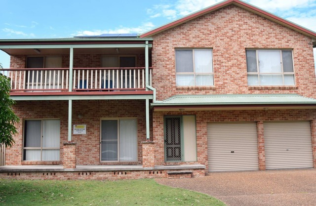 Parkview Lodge - walk to the beach