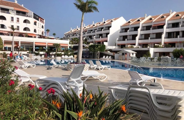 Parque Santiago 1-1 bed-pool-easy access. Sunny S