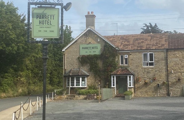 Parrett Hotel