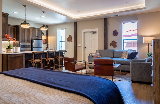 Paso Park Suite 202-Gracious Suite Living Above Downtown Paso Robles!