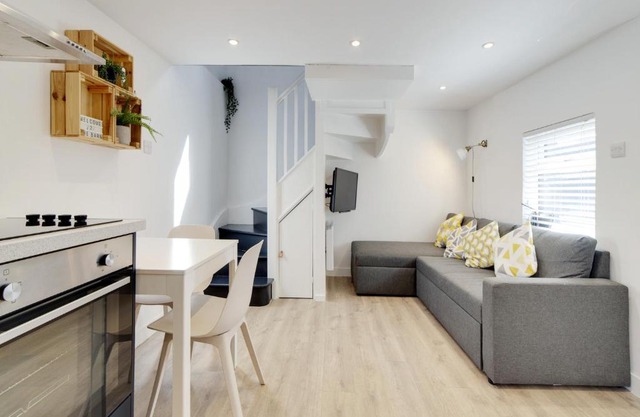 Pass the Keys 19th Century Barn with Free Parking