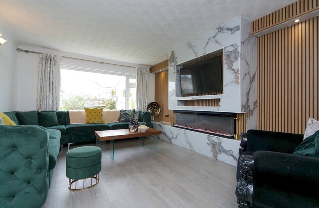 Pass the Keys | Centrally Located Modern Seaside House