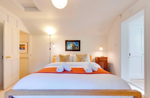 Pass the Keys | Charming Cottage in City Centre with Free parking