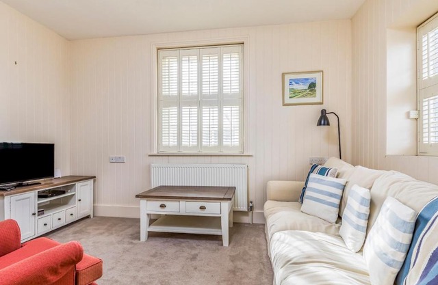 Pass the Keys Charming Old Coastguards Cottage