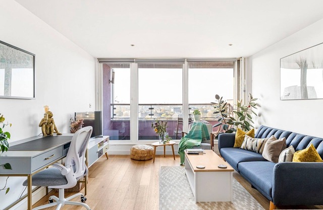 Pass the Keys | Charming Stay with a Balcony in Bow