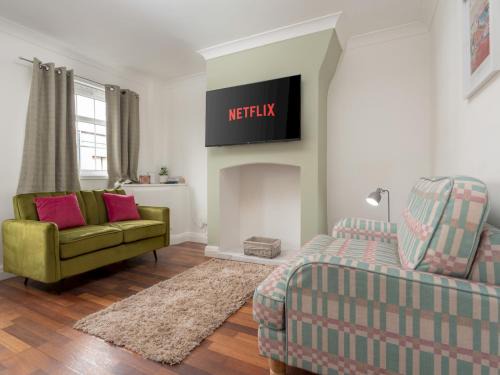 Pass the Keys Cosy Liverpool Home. WiFi Parking Nr Alder Hey