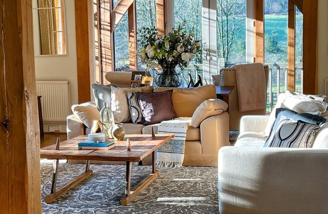 Pass the Keys | Fabulous Country Estate Private Cinema Quiet Area