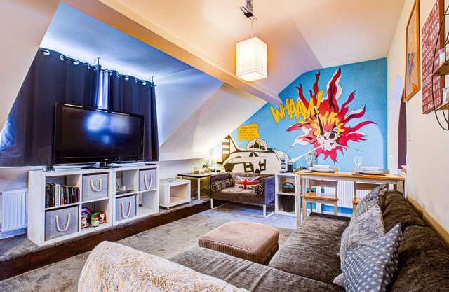 Pass the Keys | Artistic stylish apartment in Southend The Loft