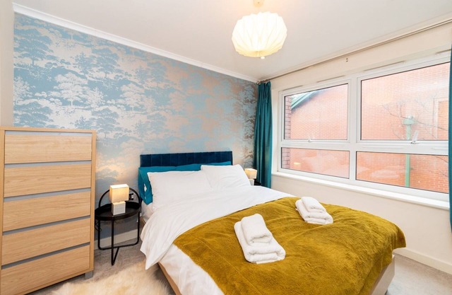 Pass the Keys | Lovely Central Reading Flat
