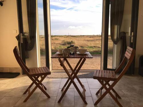 Pass the Keys Mistral Coastal Cabin - Dungeness sleeps 23