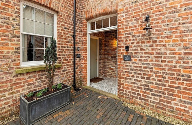 Pass the Keys | No. 6 - Wisteria Cottage