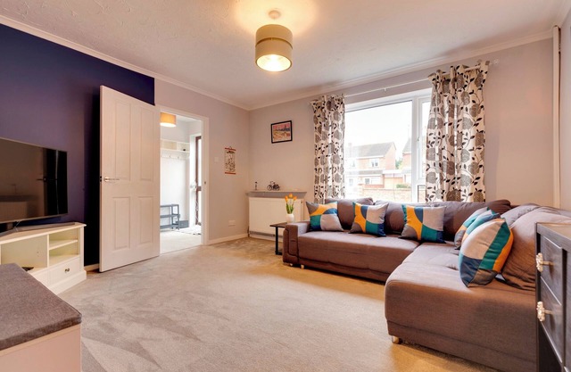Pass the Keys | Spacious and modern house with Free Parking