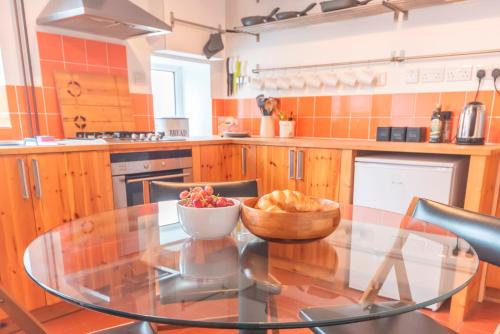 Pass the Keys Spacious Garden Home in New Mills - Pet Friendly