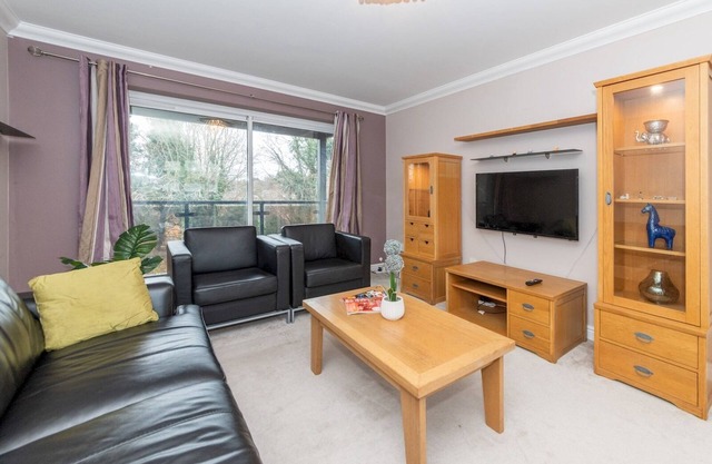 Pass the Keys | Spacious & Peaceful Family Home in Emmer Green