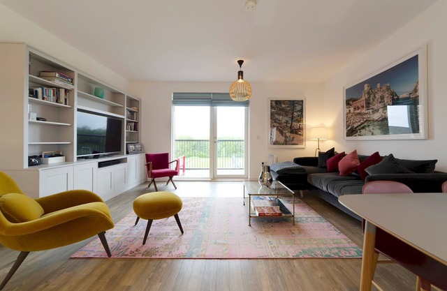 Pass the Keys | Stunning and Spacious Modern Flat - Own Car Park