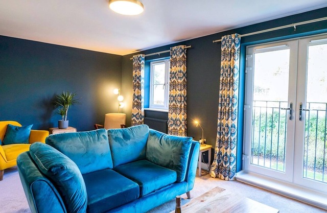 Pass the Keys | Stylish modern 2 bedroom townhouse with parking