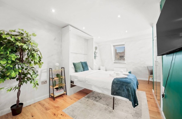 Pass the Keys | Stylish Studio Apartment in Haggerston