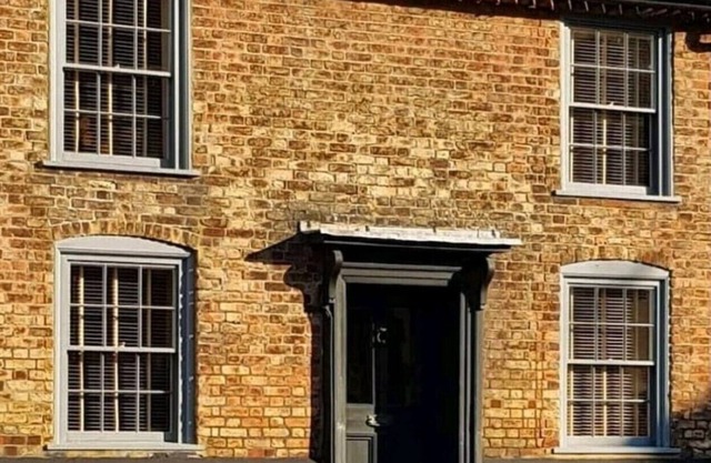 Pass the Keys | Super Stylish Georgian House near famous beaches