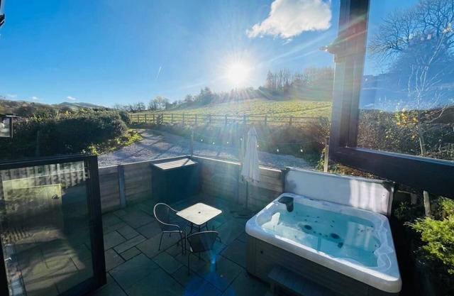 Pass the Keys | The Cosy Romantic and Elegant for 2 with Hot Tub