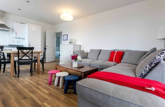 Pass the Keys | ★TRENDY SUNLIT 2BR Cambridge Home /FREE PARKING ★