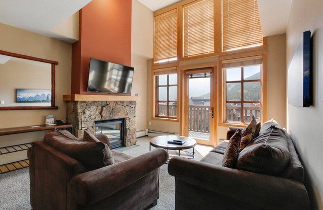 Passage Point 2 Bedroom Condo #609 by RedAwning