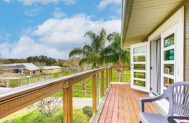 Pasture & Pond Views: Lovely Lutz Apartment