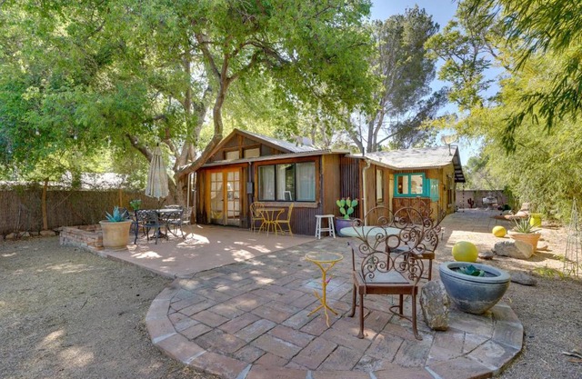 Patagonia Cottage with Patio and Yard Walk to Town!