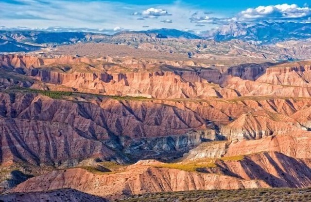 Pataseca Caves, pets allowed, museum, 7km spa, dolmendesierto route