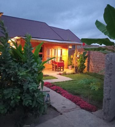 Patience Airport cottages