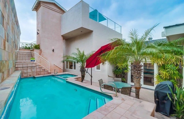 Patio and rooftop ocean/bay views, pool & hot tub