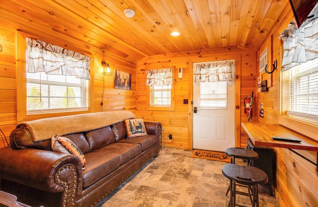 Patio, Fire Pit & Grill: Central Sevierville Cabin