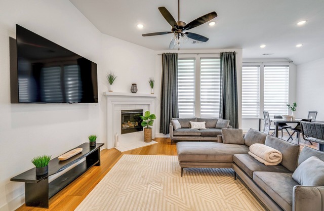 Patio & Yard: Beautiful Family Home in Mansfield!