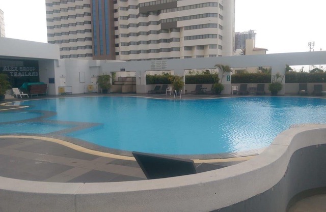 Pattaya Jomthein 2 Bed Front Line Beach Apartment