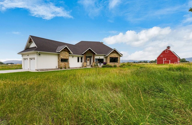 Patterson Farm - Beautiful Home Just South of Bozeman Near Hyalite Canyon!