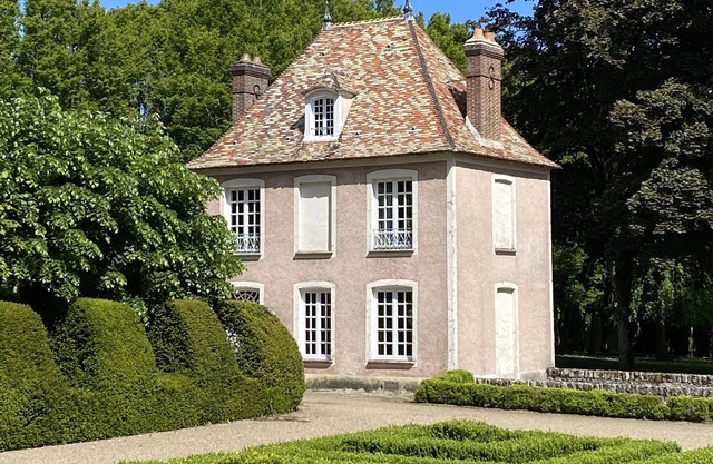 Pavillon Xvii du Chateau de Saudreville 46 Kilomêtres au sud de Paris
