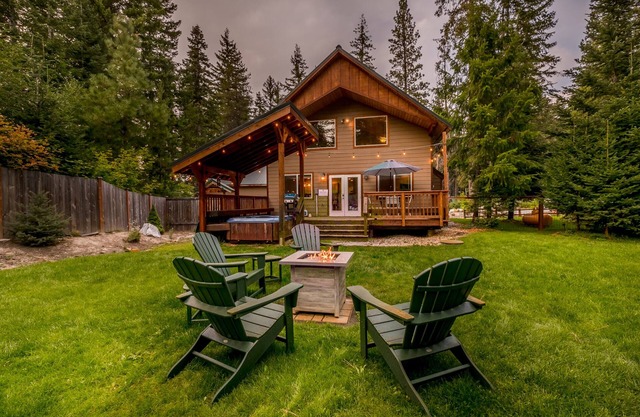 Paws in the Mountain-Hot Tub, Fenced Yard, Dogs