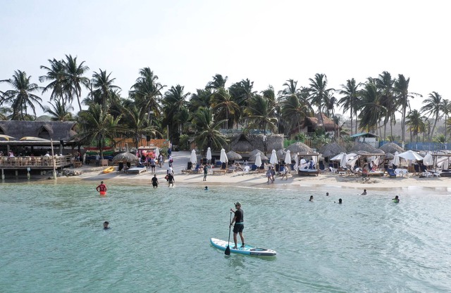 PB-T12 HABITACIÓN CUÁDRUPLE EN ISLA CON DESAYUNO