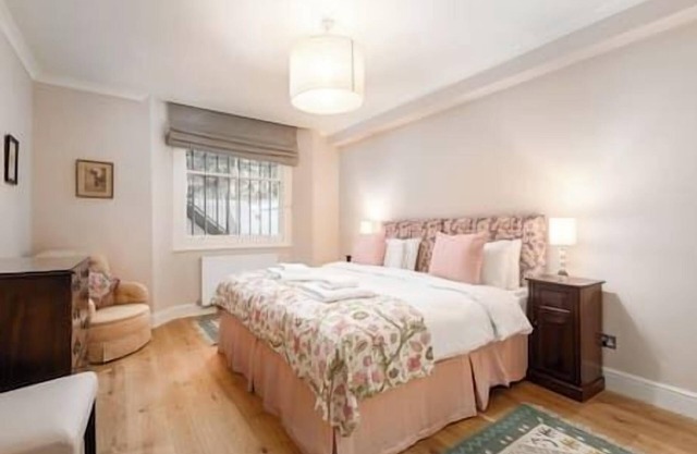PBC | Two bedroom Apartment South Kensington WP18